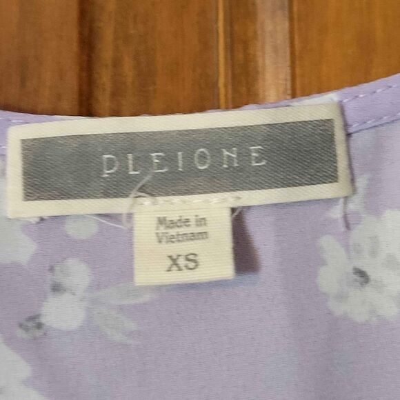 Women's Size XS Pleione Lavender Sleeveless Blouse Floral Print - Picture 3 of 5